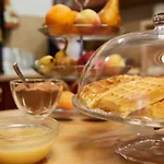 Nocleg ze śniadaniem Gold House 4*