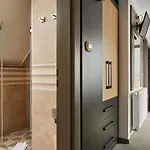 Gold House Nocleg ze śniadaniem 4*