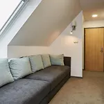 Nocleg ze śniadaniem Gold House 4*