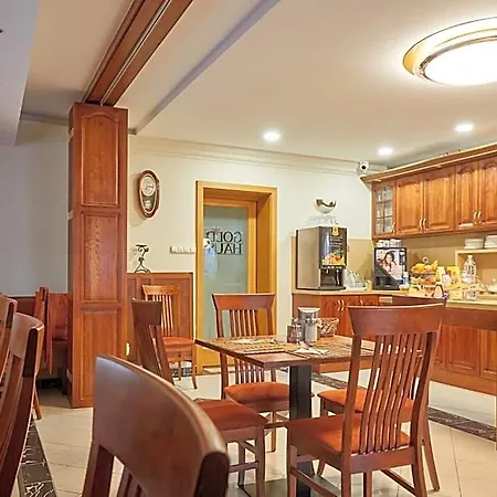 Bed & Breakfast Gold House Balatonfured