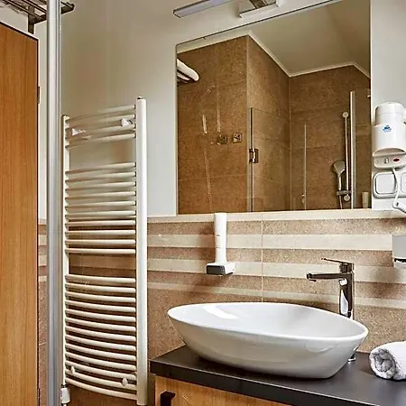 Bed & Breakfast Gold House 4*