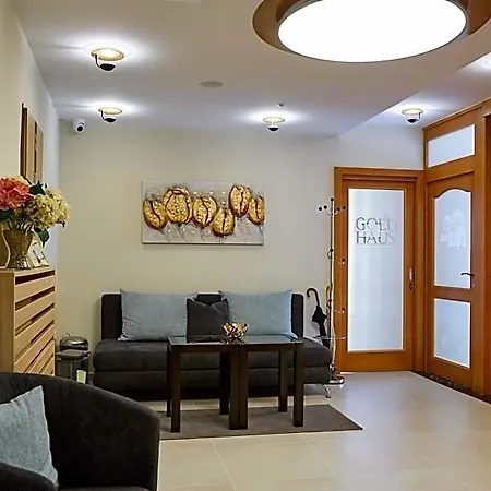 Bed & Breakfast Gold House 4*