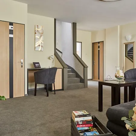 Gold House לינה וארוחת בוקר באלאטונפורד