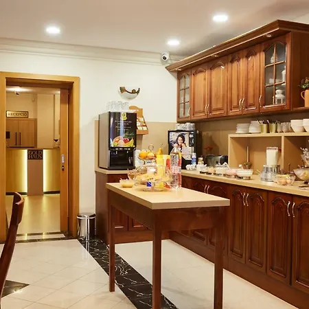 Gold House באלאטונפורד