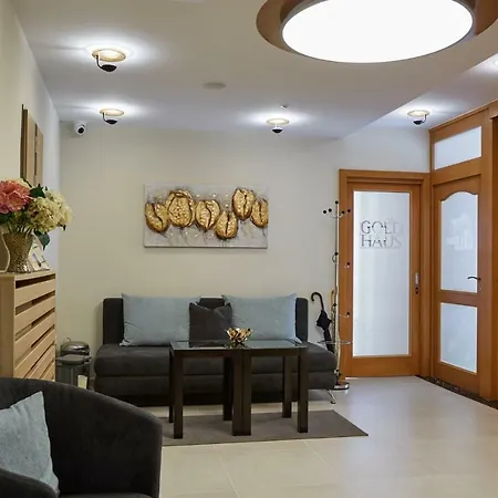 ベッド・アンド・ブレックファスト Gold House 4*