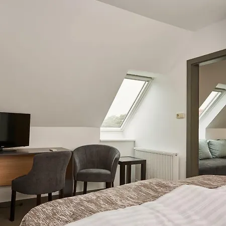 Gold House バラトンフレド