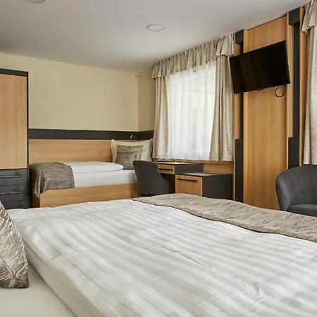 فندق مبيت وإفطار Gold House 4*