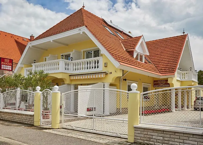 Gold House 4*