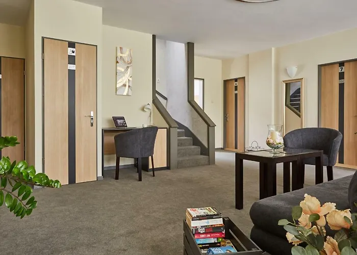 Gold House לינה וארוחת בוקר באלאטונפורד