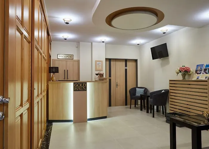 Gold House לינה וארוחת בוקר באלאטונפורד