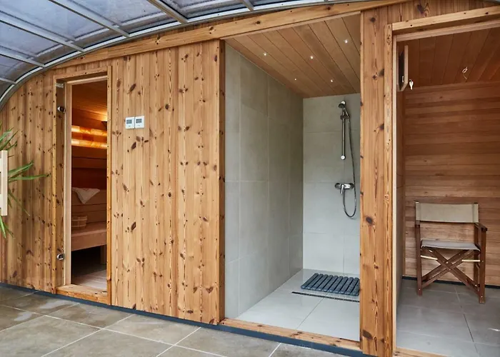 Gold House Frühstückspension 4*