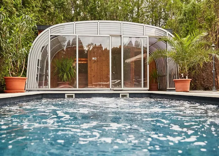 לינה וארוחת בוקר Gold House